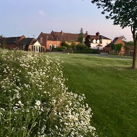 Cottage Barn Conversion On Working Farm Worcester Exterior photo