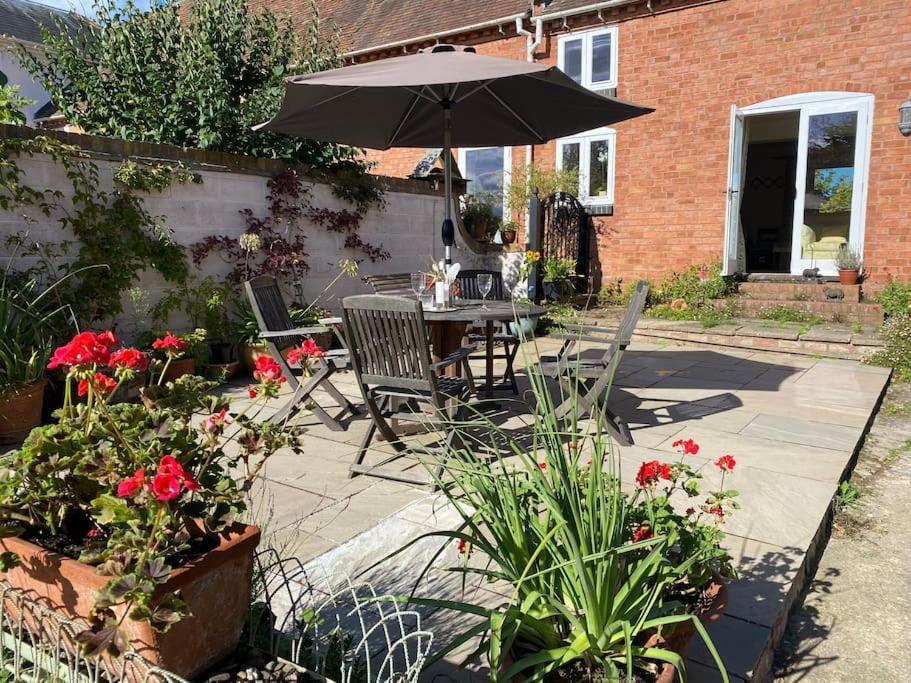 Cottage Barn Conversion On Working Farm Worcester Exterior photo